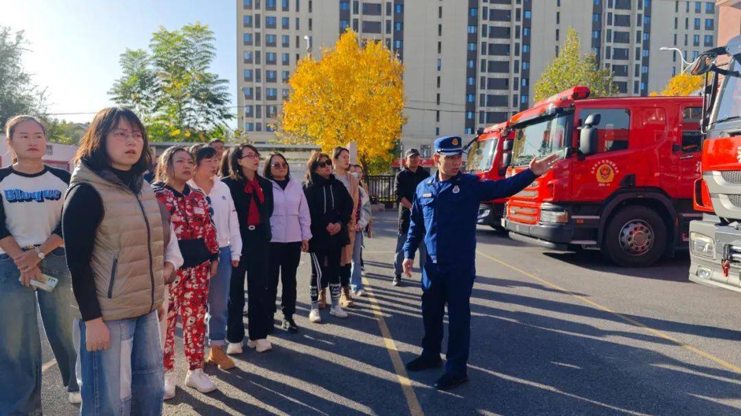 走进消防站 探秘“火焰蓝”——中国少年儿童发展服务中心教师们走进昌平支队参观交流-第8张图片-太平洋在线下载