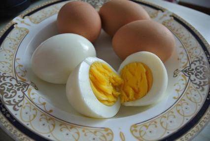 煮鸡蛋怎么看熟了没 煮鸡蛋怎么看熟了没